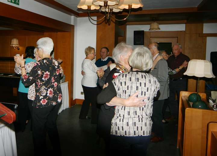 Pärchentanz am Abend