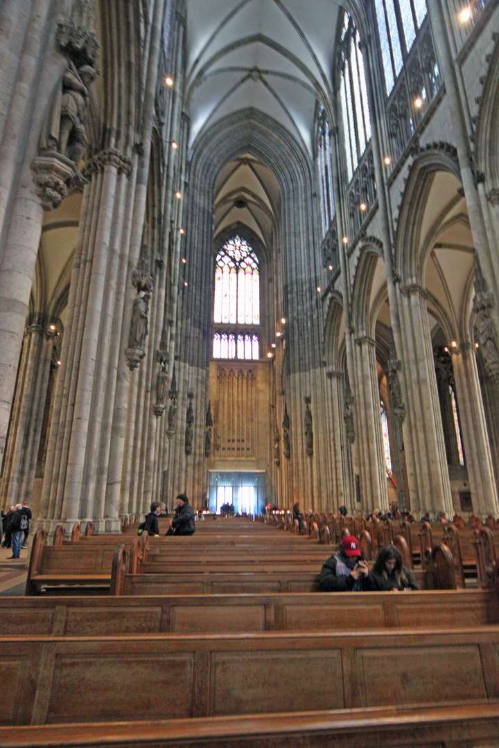 Innenaufnahme vom Kölner Dom