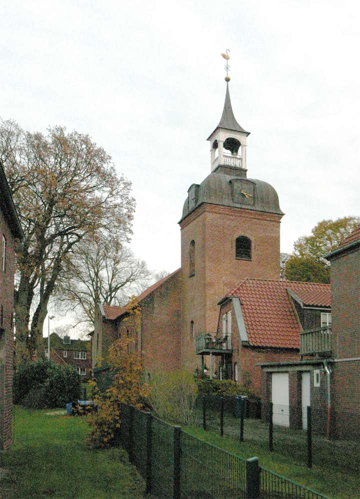Blick auf die St. Nikolaikirche in Wittmund